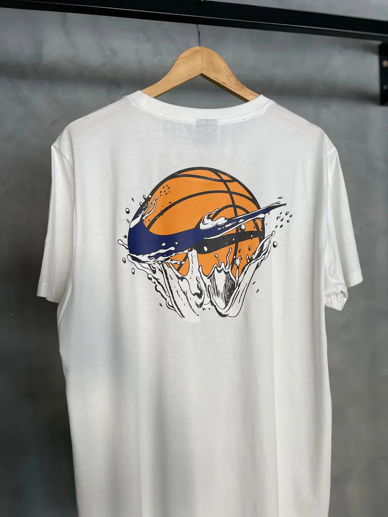 CAMISETA NIKE EDIÇAO BASQUETE COM ESTAMPA NAS COSTAS